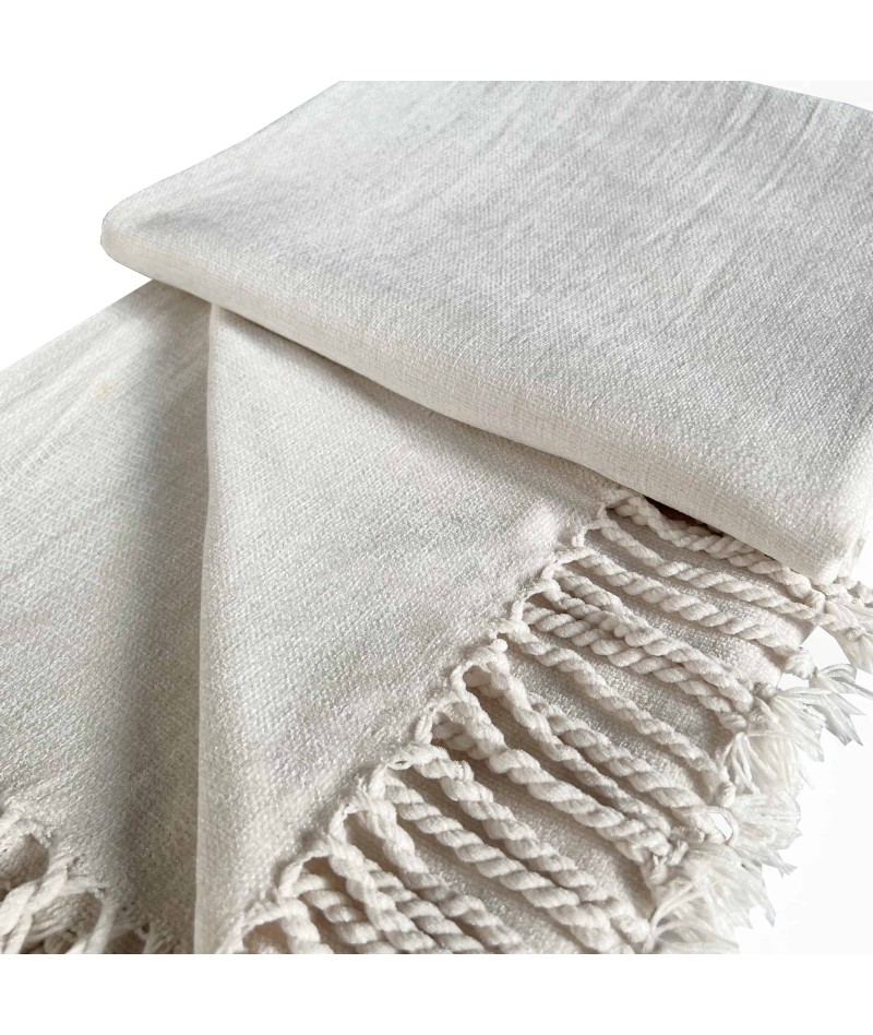 Manta Microchenilla extra suave color blanco beige. Manta para sofá o cama. Mantita muy suave.