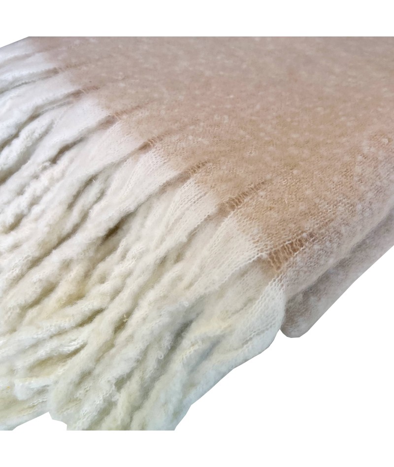 Manta auxiliar lana cepillada color beige. Textil de hogar