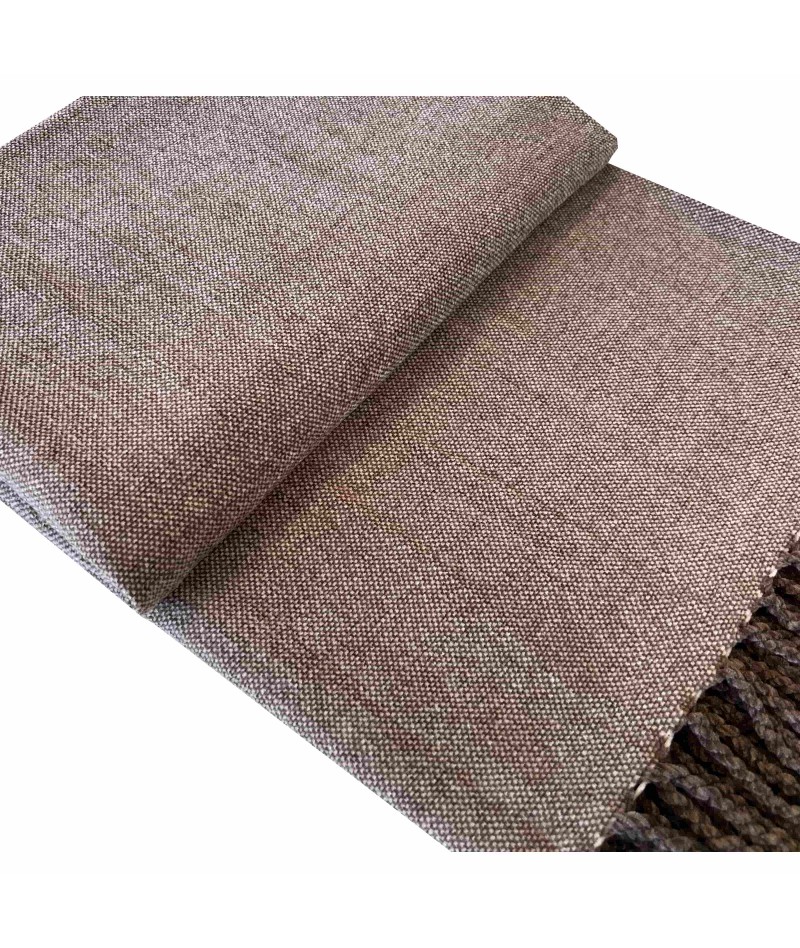 Manta plaid microchenilla muy suave de color marrón. Manta auxiliar para salón o habitación. Textil de hogar