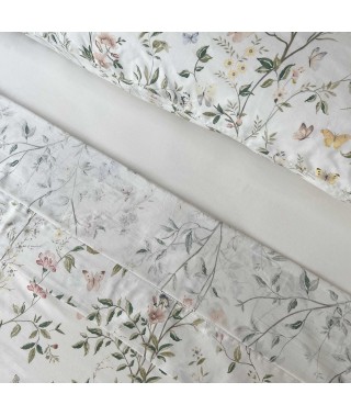 Juego de sábanas estampado flores ramas y mariposas. Set de sábanas blancas estampadas.